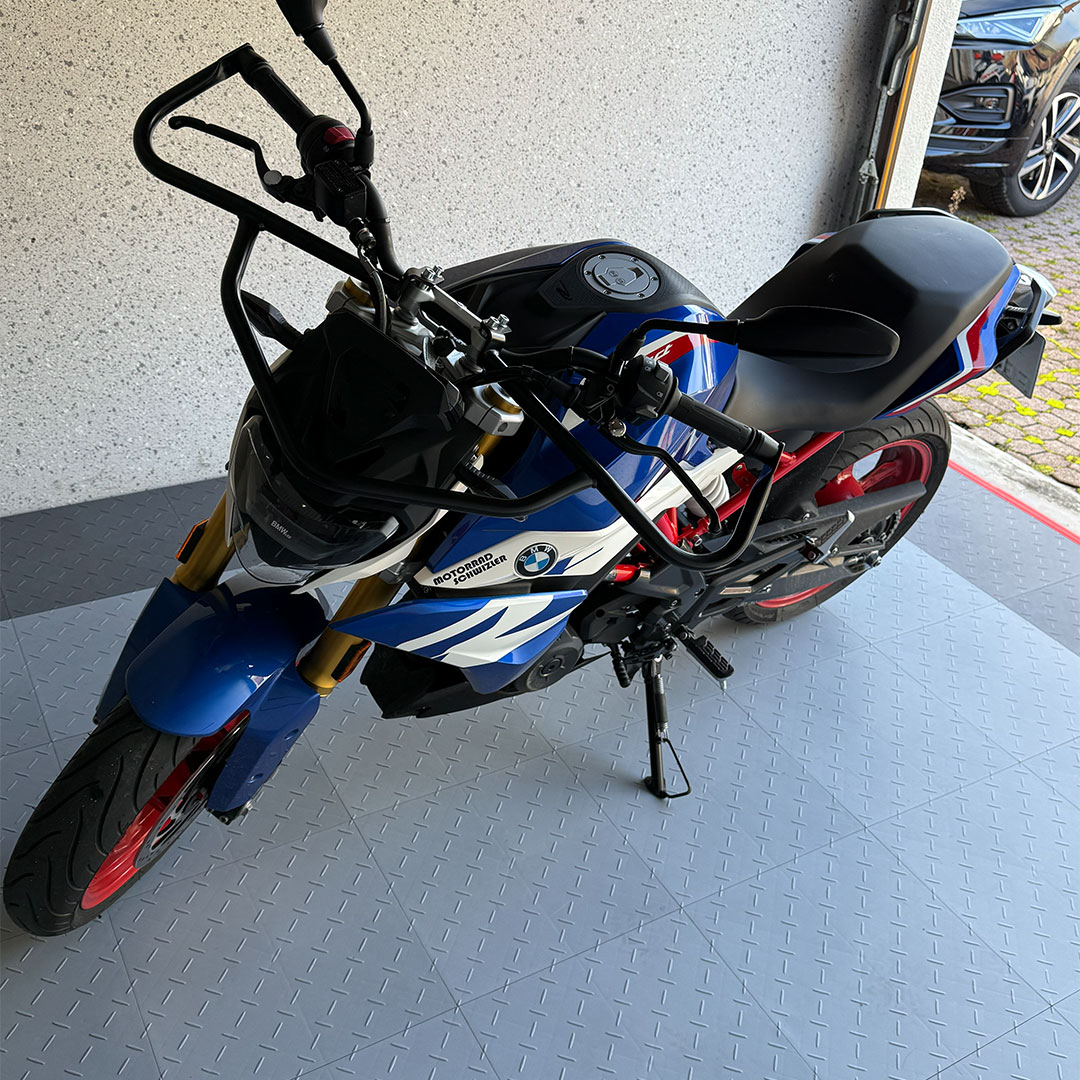 BMW G 310 R-Fahrschulmotorrad der Fahrschule Garke für die Motorradausbildung.